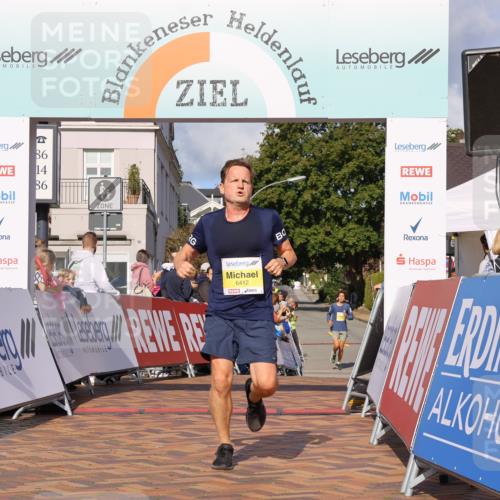 25.08.2024 - 20. Blankeneser Heldenlauf Strokosch-Dieckow http://msf.ph/oto/6818551 25.08.2024 10:18:55 Ziel 6185, 6412 meine-sportfotos.de
