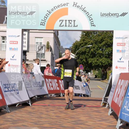 25.08.2024 - 20. Blankeneser Heldenlauf Strokosch-Dieckow http://msf.ph/oto/6818678 25.08.2024 10:19:10 Ziel 6216 meine-sportfotos.de