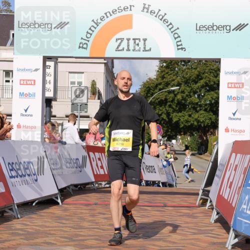 25.08.2024 - 20. Blankeneser Heldenlauf Strokosch-Dieckow http://msf.ph/oto/6818727 25.08.2024 10:19:11 Ziel 6216 meine-sportfotos.de
