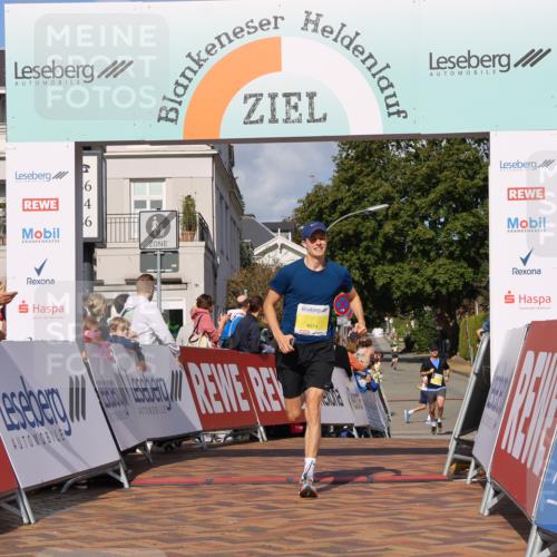25.08.2024 - 20. Blankeneser Heldenlauf Strokosch-Dieckow http://msf.ph/oto/6818780 25.08.2024 10:19:44 Ziel 6514 meine-sportfotos.de