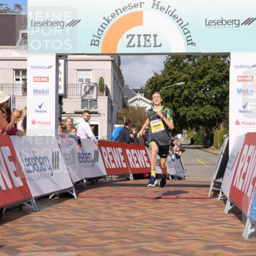 25.08.2024 - 20. Blankeneser Heldenlauf Strokosch-Dieckow http://msf.ph/oto/6818935 25.08.2024 10:19:59 Ziel 6008, 6248 meine-sportfotos.de