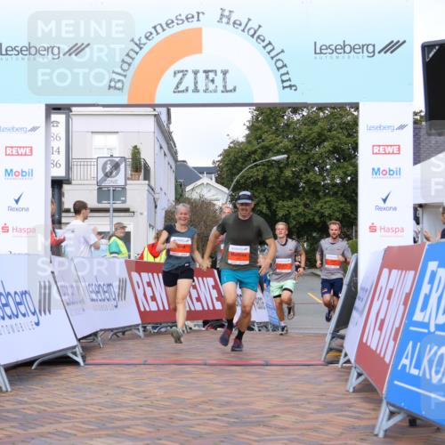 25.08.2024 - 20. Blankeneser Heldenlauf Strokosch-Dieckow http://msf.ph/oto/6818980 25.08.2024 09:45:47 Ziel 101, 171, 266, 271, 273 meine-sportfotos.de