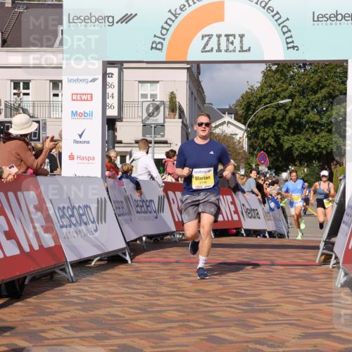 25.08.2024 - 20. Blankeneser Heldenlauf Strokosch-Dieckow http://msf.ph/oto/6819012 25.08.2024 10:20:36 Ziel 6148, 6207, 6293, 6513 meine-sportfotos.de