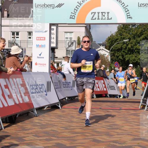 25.08.2024 - 20. Blankeneser Heldenlauf Strokosch-Dieckow http://msf.ph/oto/6819034 25.08.2024 10:20:37 Ziel 6148, 6207, 6293, 6513 meine-sportfotos.de