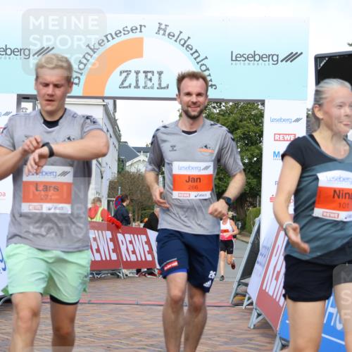 25.08.2024 - 20. Blankeneser Heldenlauf Strokosch-Dieckow http://msf.ph/oto/6819092 25.08.2024 09:45:51 Ziel 101, 171, 243, 266, 271, 273 meine-sportfotos.de