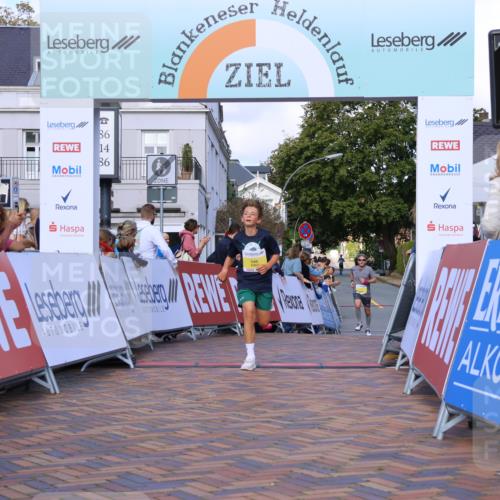 25.08.2024 - 20. Blankeneser Heldenlauf Strokosch-Dieckow http://msf.ph/oto/6819207 25.08.2024 10:21:02 Ziel 6348, 6462, 6520 meine-sportfotos.de