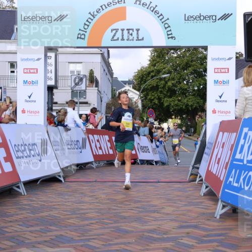 25.08.2024 - 20. Blankeneser Heldenlauf Strokosch-Dieckow http://msf.ph/oto/6819217 25.08.2024 10:21:02 Ziel 6348, 6462, 6520 meine-sportfotos.de