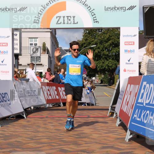 25.08.2024 - 20. Blankeneser Heldenlauf Strokosch-Dieckow http://msf.ph/oto/6819657 25.08.2024 10:21:28 Ziel 6521 meine-sportfotos.de