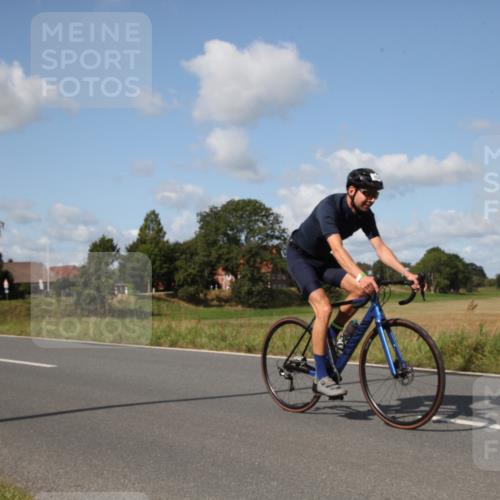 25.08.2024 - Elbe Triathlon Hamburg Fuchs,  Jonas http://msf.ph/oto/6821242 25.08.2024 10:49:11 Radfahren 651, 577, 692 meine-sportfotos.de
