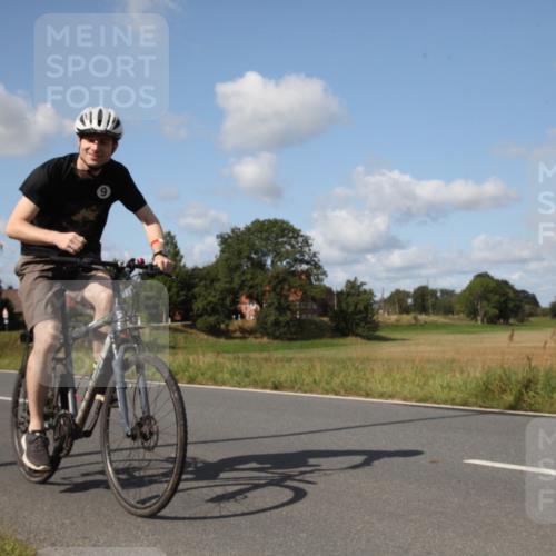 25.08.2024 - Elbe Triathlon Hamburg Fuchs,  Jonas http://msf.ph/oto/6821284 25.08.2024 10:48:42 Radfahren 585, 650 meine-sportfotos.de