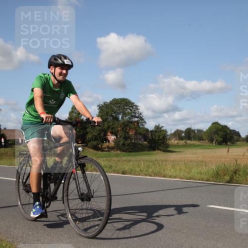 25.08.2024 - Elbe Triathlon Hamburg Fuchs,  Jonas http://msf.ph/oto/6821289 25.08.2024 10:48:41 Radfahren 585, 650 meine-sportfotos.de
