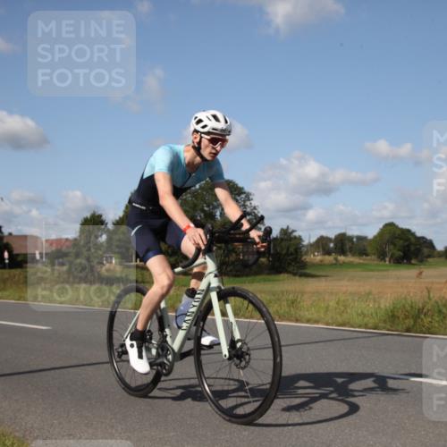25.08.2024 - Elbe Triathlon Hamburg Fuchs,  Jonas http://msf.ph/oto/6821368 25.08.2024 10:47:01 Radfahren 587, 561 meine-sportfotos.de