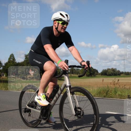 25.08.2024 - Elbe Triathlon Hamburg Fuchs,  Jonas http://msf.ph/oto/6821381 25.08.2024 10:46:50 Radfahren 527, 682, 665, 405, 587 meine-sportfotos.de