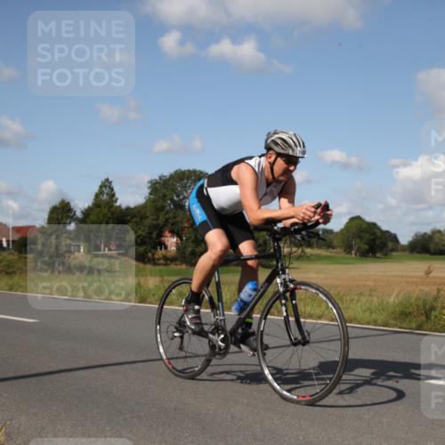 25.08.2024 - Elbe Triathlon Hamburg Fuchs,  Jonas http://msf.ph/oto/6821496 25.08.2024 10:46:04 Radfahren 501, 1408, 680, 542 meine-sportfotos.de