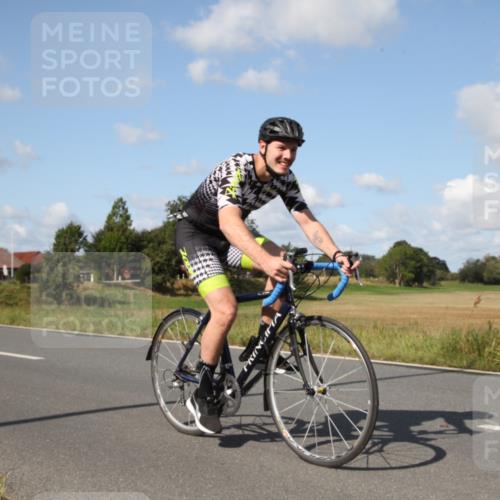 25.08.2024 - Elbe Triathlon Hamburg Fuchs,  Jonas http://msf.ph/oto/6821530 25.08.2024 10:45:43 Radfahren 697, 1465, 787, 663, 719, 753, 636 meine-sportfotos.de