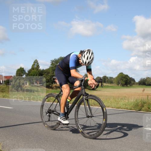 25.08.2024 - Elbe Triathlon Hamburg Fuchs,  Jonas http://msf.ph/oto/6821611 25.08.2024 10:43:52 Radfahren 724, 764, 1467, 589 meine-sportfotos.de