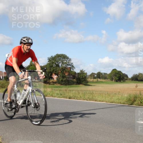 25.08.2024 - Elbe Triathlon Hamburg Fuchs,  Jonas http://msf.ph/oto/6821719 25.08.2024 10:42:37 Radfahren 1444, 1454, 693, 765 meine-sportfotos.de