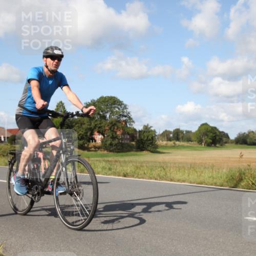 25.08.2024 - Elbe Triathlon Hamburg Fuchs,  Jonas http://msf.ph/oto/6821742 25.08.2024 10:42:25 Radfahren 768, 1458, 1441, 1414, 1403, 1444 meine-sportfotos.de