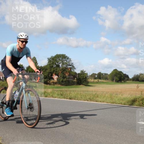 25.08.2024 - Elbe Triathlon Hamburg Fuchs,  Jonas http://msf.ph/oto/6821773 25.08.2024 10:41:43 Radfahren 624, 1413, 472 meine-sportfotos.de