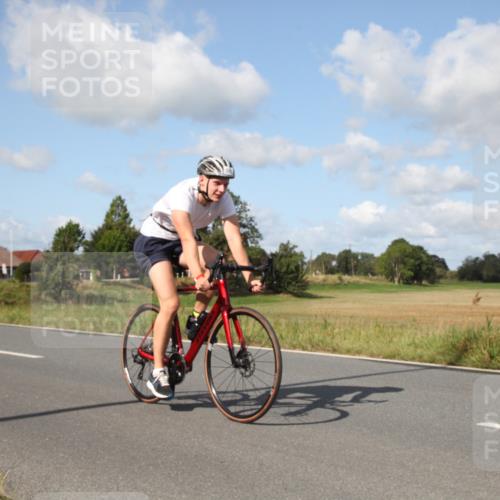 25.08.2024 - Elbe Triathlon Hamburg Fuchs,  Jonas http://msf.ph/oto/6821777 25.08.2024 10:41:32 Radfahren 576, 1411, 751, 558 meine-sportfotos.de