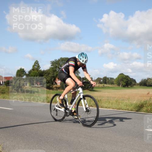 25.08.2024 - Elbe Triathlon Hamburg Fuchs,  Jonas http://msf.ph/oto/6821800 25.08.2024 10:41:15 Radfahren 1438, 1445, 794, 1424, 273 meine-sportfotos.de