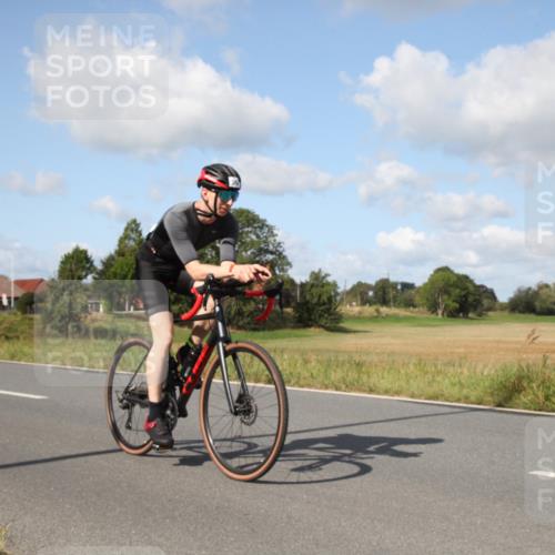 25.08.2024 - Elbe Triathlon Hamburg Fuchs,  Jonas http://msf.ph/oto/6821818 25.08.2024 10:41:07 Radfahren 1449, 582, 1438, 1445, 794 meine-sportfotos.de
