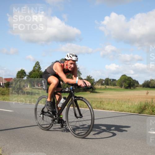 25.08.2024 - Elbe Triathlon Hamburg Fuchs,  Jonas http://msf.ph/oto/6821820 25.08.2024 10:41:06 Radfahren 1449, 582, 1438, 1445, 794 meine-sportfotos.de