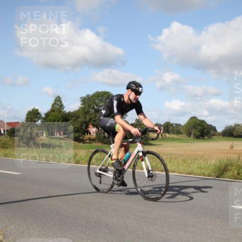 25.08.2024 - Elbe Triathlon Hamburg Fuchs,  Jonas http://msf.ph/oto/6821825 25.08.2024 10:40:57 Radfahren 521, 1418, 461, 612, 1417, 782 meine-sportfotos.de
