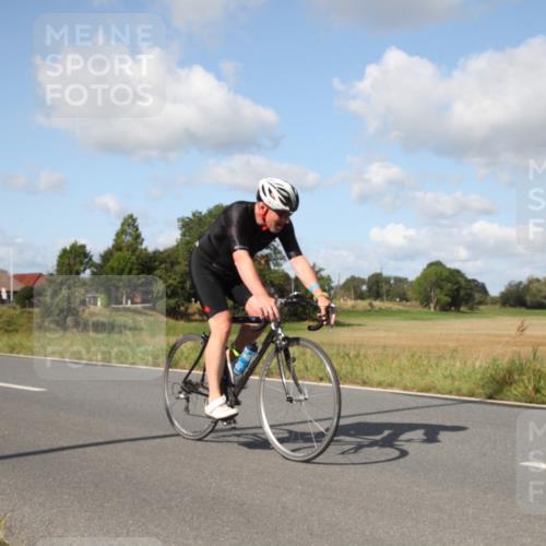 25.08.2024 - Elbe Triathlon Hamburg Fuchs,  Jonas http://msf.ph/oto/6821830 25.08.2024 10:40:55 Radfahren 521, 1418, 461, 612, 1417, 782 meine-sportfotos.de