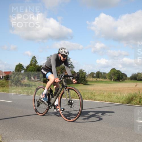 25.08.2024 - Elbe Triathlon Hamburg Fuchs,  Jonas http://msf.ph/oto/6821832 25.08.2024 10:40:53 Radfahren 521, 1418, 461, 612, 1417, 782 meine-sportfotos.de