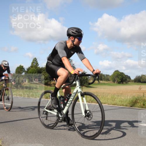 25.08.2024 - Elbe Triathlon Hamburg Fuchs,  Jonas http://msf.ph/oto/6821838 25.08.2024 10:40:53 Radfahren 521, 1418, 461, 612, 1417, 782 meine-sportfotos.de