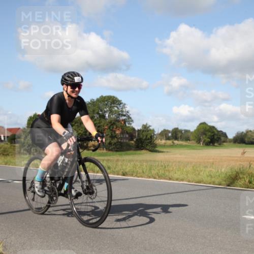 25.08.2024 - Elbe Triathlon Hamburg Fuchs,  Jonas http://msf.ph/oto/6821848 25.08.2024 10:40:52 Radfahren 521, 1418, 461, 612, 1417, 782 meine-sportfotos.de