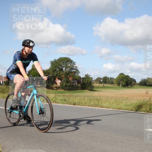 25.08.2024 - Elbe Triathlon Hamburg Fuchs,  Jonas http://msf.ph/oto/6821873 25.08.2024 10:40:34 Radfahren 669, 491, 598, 781, 783 meine-sportfotos.de