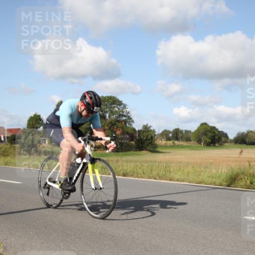 25.08.2024 - Elbe Triathlon Hamburg Fuchs,  Jonas http://msf.ph/oto/6821894 25.08.2024 10:40:15 Radfahren 559, 653, 645, 306, 771 meine-sportfotos.de