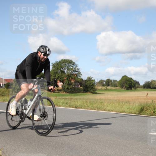 25.08.2024 - Elbe Triathlon Hamburg Fuchs,  Jonas http://msf.ph/oto/6821994 25.08.2024 10:39:08 Radfahren 450, 633, 674, 512, 773 meine-sportfotos.de