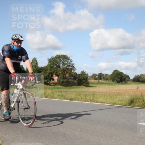 25.08.2024 - Elbe Triathlon Hamburg Fuchs,  Jonas http://msf.ph/oto/6821999 25.08.2024 10:39:07 Radfahren 798, 795, 450, 633, 674, 512 meine-sportfotos.de