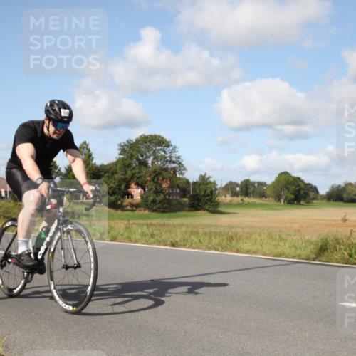 25.08.2024 - Elbe Triathlon Hamburg Fuchs,  Jonas http://msf.ph/oto/6822092 25.08.2024 10:38:33 Radfahren 570, 750, 635, 538, 637, 1429, 517 meine-sportfotos.de