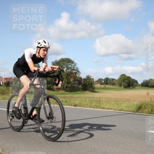 25.08.2024 - Elbe Triathlon Hamburg Fuchs,  Jonas http://msf.ph/oto/6822101 25.08.2024 10:38:31 Radfahren 487, 570, 750, 635, 538, 637, 1429, 517 meine-sportfotos.de