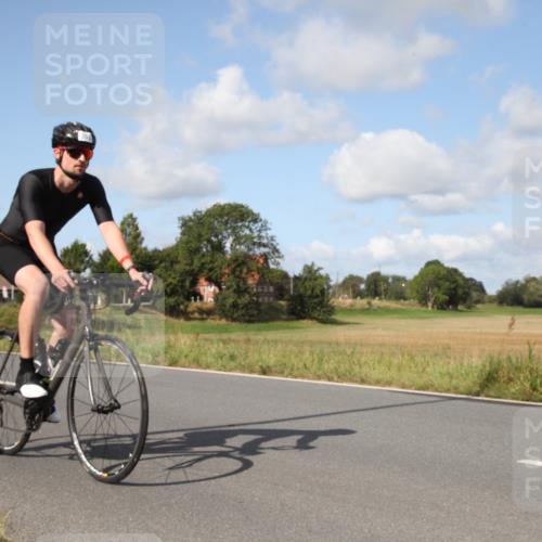 25.08.2024 - Elbe Triathlon Hamburg Fuchs,  Jonas http://msf.ph/oto/6822123 25.08.2024 10:38:07 Radfahren 687, 631, 593 meine-sportfotos.de