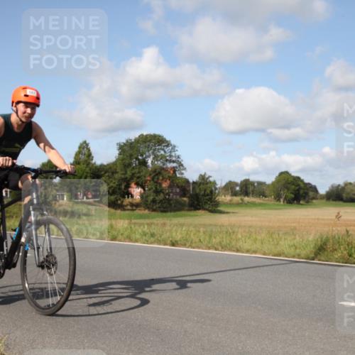 25.08.2024 - Elbe Triathlon Hamburg Fuchs,  Jonas http://msf.ph/oto/6822132 25.08.2024 10:38:03 Radfahren 462, 520, 687, 631, 593 meine-sportfotos.de