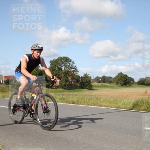 25.08.2024 - Elbe Triathlon Hamburg Fuchs,  Jonas http://msf.ph/oto/6822180 25.08.2024 10:37:32 Radfahren 660, 767, 700, 611, 569, 652, 639 meine-sportfotos.de