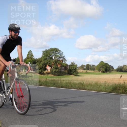 25.08.2024 - Elbe Triathlon Hamburg Fuchs,  Jonas http://msf.ph/oto/6822203 25.08.2024 10:37:21 Radfahren 734, 675, 551, 619, 614, 621, 493 meine-sportfotos.de