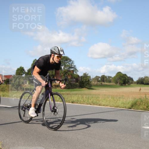 25.08.2024 - Elbe Triathlon Hamburg Fuchs,  Jonas http://msf.ph/oto/6822238 25.08.2024 10:37:05 Radfahren 554, 584, 556, 622, 617, 632 meine-sportfotos.de