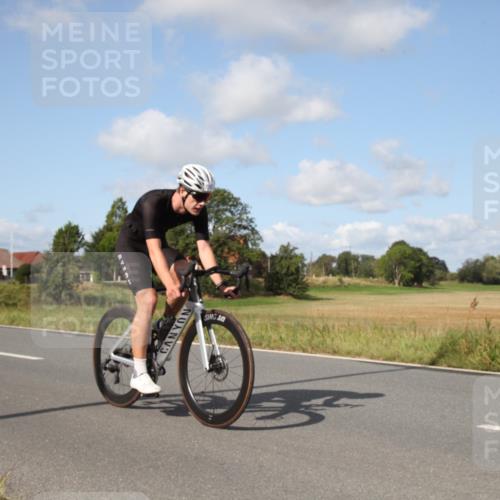 25.08.2024 - Elbe Triathlon Hamburg Fuchs,  Jonas http://msf.ph/oto/6822322 25.08.2024 10:35:59 Radfahren 629, 544, 613, 456 meine-sportfotos.de