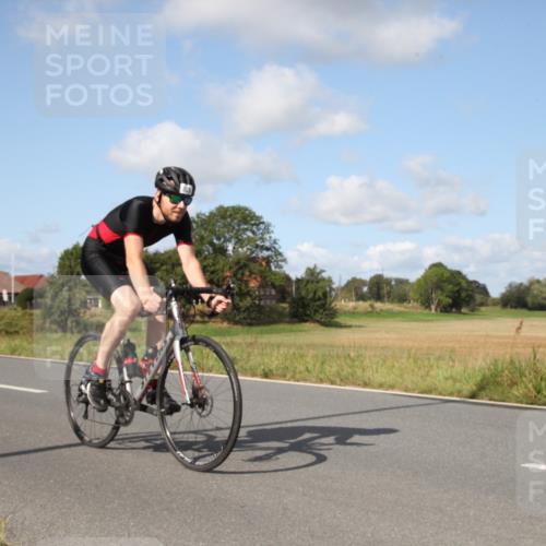 25.08.2024 - Elbe Triathlon Hamburg Fuchs,  Jonas http://msf.ph/oto/6822332 25.08.2024 10:35:54 Radfahren 543, 1500, 629, 544, 613 meine-sportfotos.de