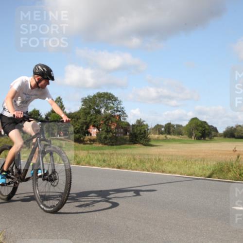 25.08.2024 - Elbe Triathlon Hamburg Fuchs,  Jonas http://msf.ph/oto/6822392 25.08.2024 10:34:52 Radfahren 642, 758, 519, 564, 737, 573, 599, 575 meine-sportfotos.de