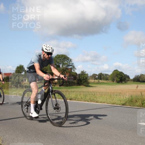 25.08.2024 - Elbe Triathlon Hamburg Fuchs,  Jonas http://msf.ph/oto/6822521 25.08.2024 10:33:38 Radfahren 594, 717, 563, 505, 679 meine-sportfotos.de