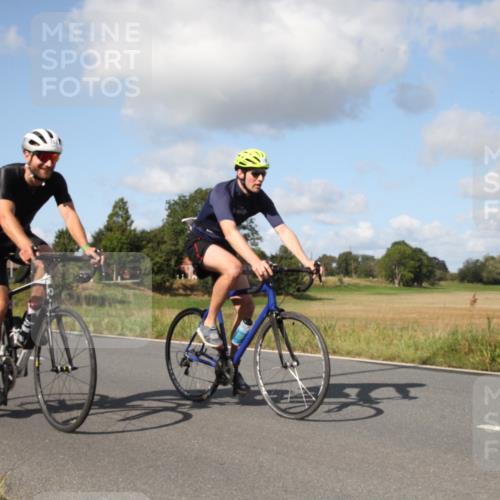 25.08.2024 - Elbe Triathlon Hamburg Fuchs,  Jonas http://msf.ph/oto/6822534 25.08.2024 10:33:30 Radfahren 670, 708, 703, 552, 594 meine-sportfotos.de