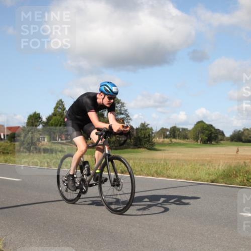 25.08.2024 - Elbe Triathlon Hamburg Fuchs,  Jonas http://msf.ph/oto/6822547 25.08.2024 10:33:12 Radfahren 411, 745, 606 meine-sportfotos.de