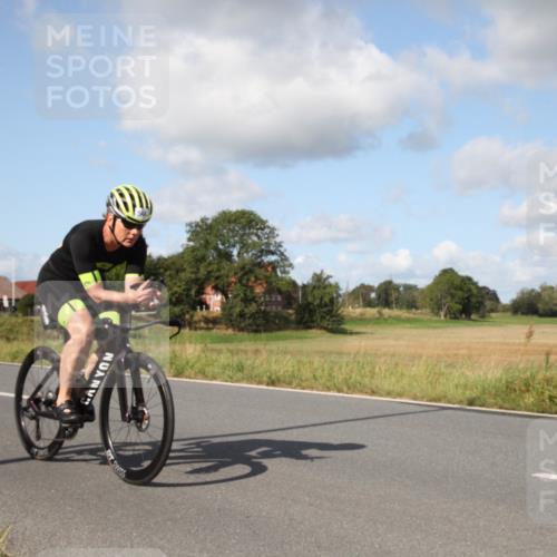 25.08.2024 - Elbe Triathlon Hamburg Fuchs,  Jonas http://msf.ph/oto/6822581 25.08.2024 10:32:48 Radfahren 677, 728, 748, 702, 548, 746 meine-sportfotos.de